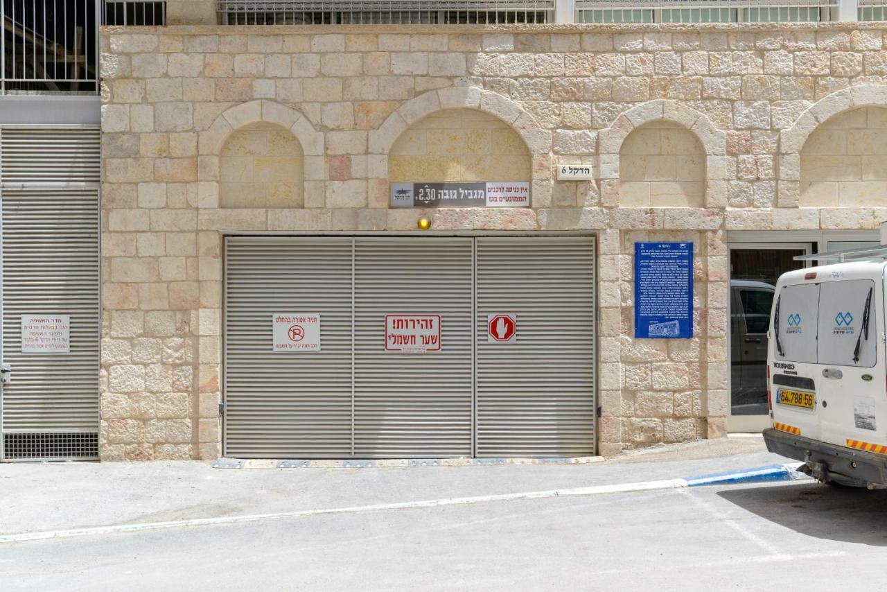 Design & Veranda Next To Mahane Yehuda Market By Feelhome Baitulmaqdis Luaran gambar